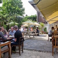 Hampshire Hog Flat Access Via Crazy Paved Garden - Stick Users Beware