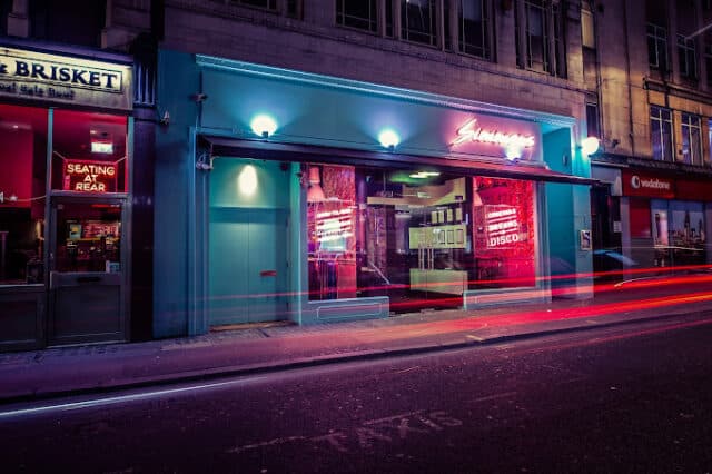 Simmons Bar Oxford Street, Flat Access From Street & Blue Facade
