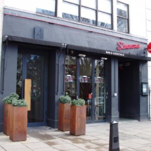 Simmons Bar Piccadilly Flat Access From Street & Black Facade